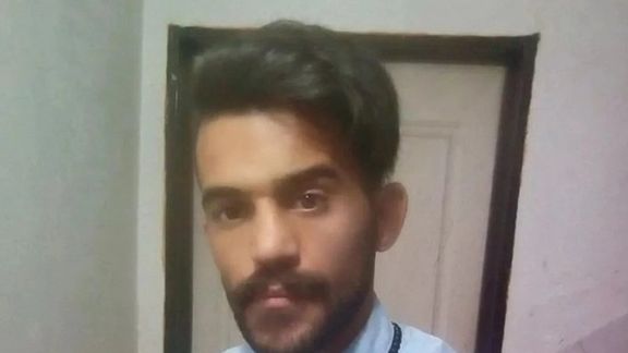 آرشام رضایی، زندانی سیاسی بیش از یکماه است که در سلول انفرادی زندان قرلحصار بهسر میبرد