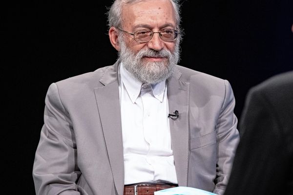 محمدجواد لاریجانی: به هر ننهقمری اجازه دخالت در مسئله هستهای و موشکی را نمیدهیم