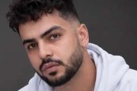 منبع آگاه: چاقوهای مرغفروشی به عنوان مدرک دادگاه علیه علیرضا رئیسی استفاده شده بود