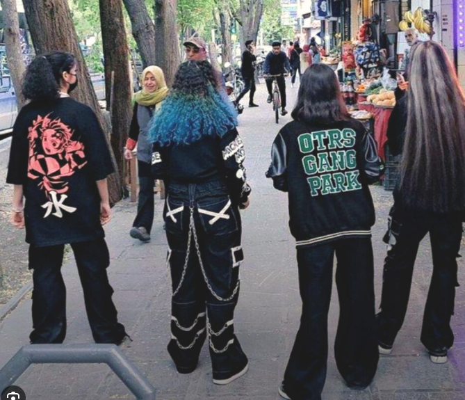 "فورين بوليسي": النظام الإيراني فقد شرعيته داخليًا