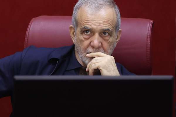الرئيس الإيراني: لاعتبارات "وطنية وأمنية" لا نملك إمكانية كشف بعض الحقائق