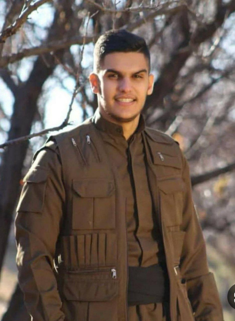 شعار «زن، زندگی، آزادی» در خاکسپاری فعال محیط زیست جان‌باخته در آتش‌سوزی آبیدر سنندج