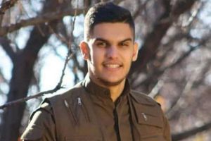 شعار «زن، زندگی، آزادی» در خاکسپاری فعال محیط زیست جانباخته در آتشسوزی آبیدر سنندج