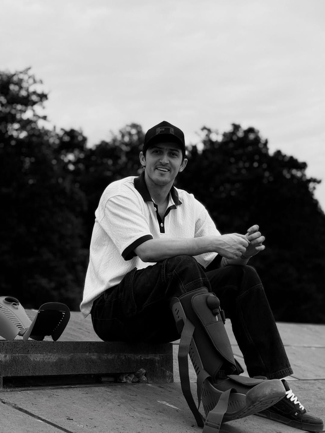 سردار آزمون: همیشه کنار مردم کشورم می‌مانم