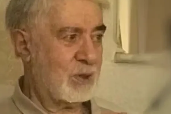 میرحسین موسوی از حصر: بازی به پایان رسیده؛ تفنگها را زمین بگذارید و از قدرت کناره بگیرید