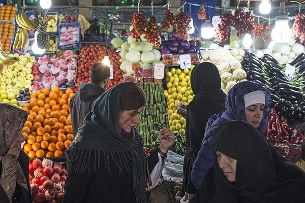 مركز الإحصاء الإيراني: التضخم السنوي في يوليو يصل إلى نحو 88%
