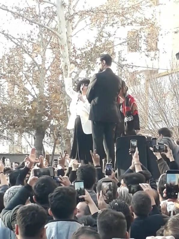 بعد اعتقالها في مراسم تأبين محامٍ حقوقي.. إيران تتهم نرجس محمدي بـ "التعاون مع إسرائيل"  