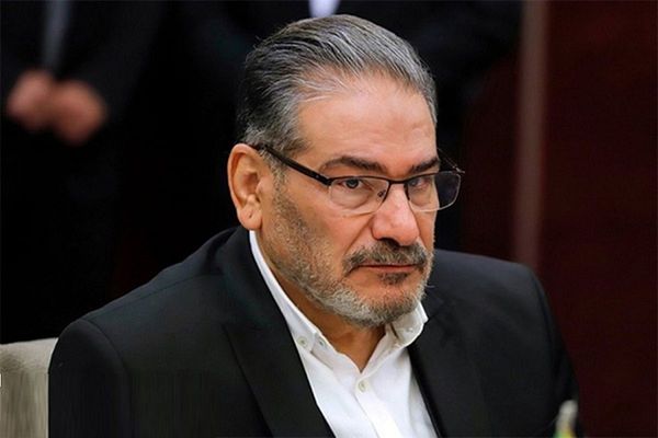 مستشار المرشد الإيراني: لم نأت للمفاوضات من أجل الاستسلام.. ولن نقبل بالنموذج الليبي