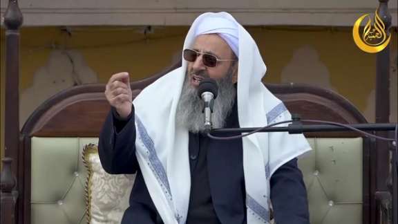 Iran’s top Sunni leader Mowlavi Abdolhamid delivering a sermon in Zahedan