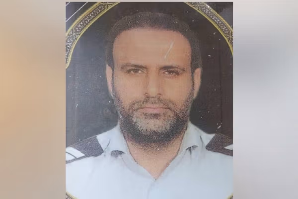 جاویدنام محمد بیات؛ آتشنشانی که با دو گلوله جنگی در شهرری کشته شد