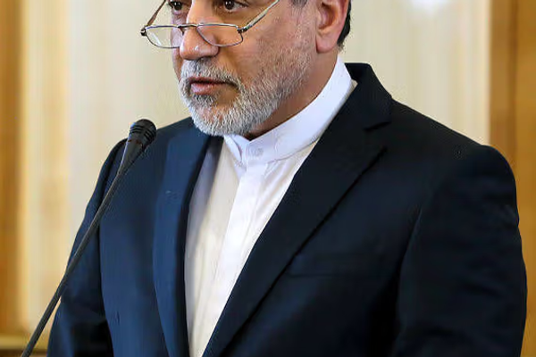 وزير الخارجية الإيراني: سنقاتل حتى آخر قطرة دم