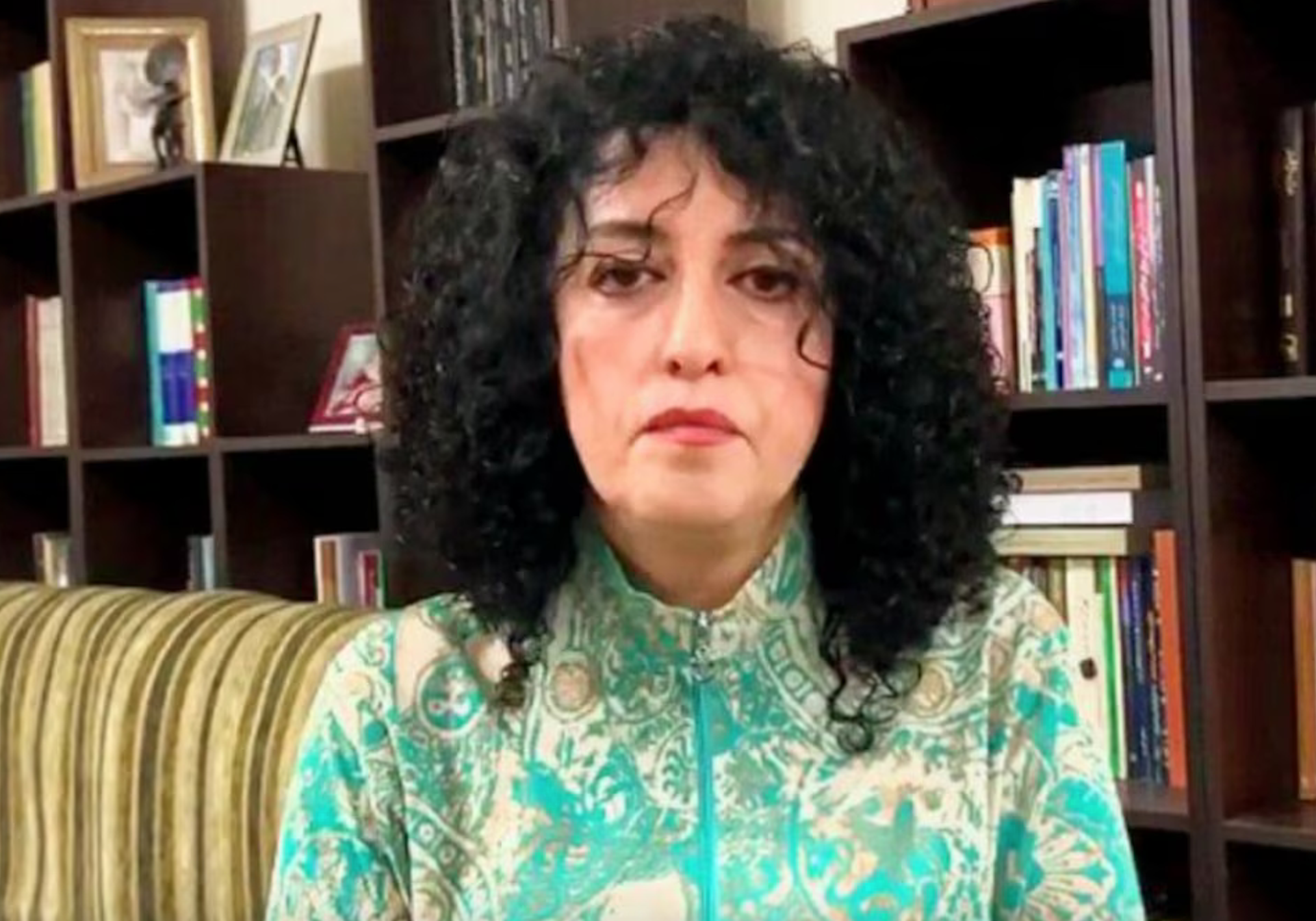 نرجس محمدي: النظام الإيراني يريد عبر الغاز السام منع الفتيات من التعليم مثل طالبان 