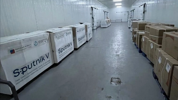 نیروی انتظامی: ۳۰۰ دوز واکسن کرونا از یک تاکسی حامل واکسنها سرقت شد