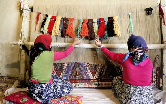 تحریمها و اقتصاد نابهسامان، صنعت فرش دستباف ایران را ساقط کرده است