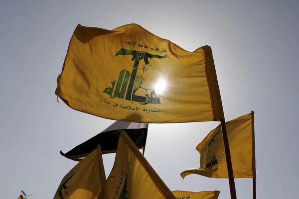 Iran seeking new routes to send money to Hezbollah - Asharq Al-Awsat