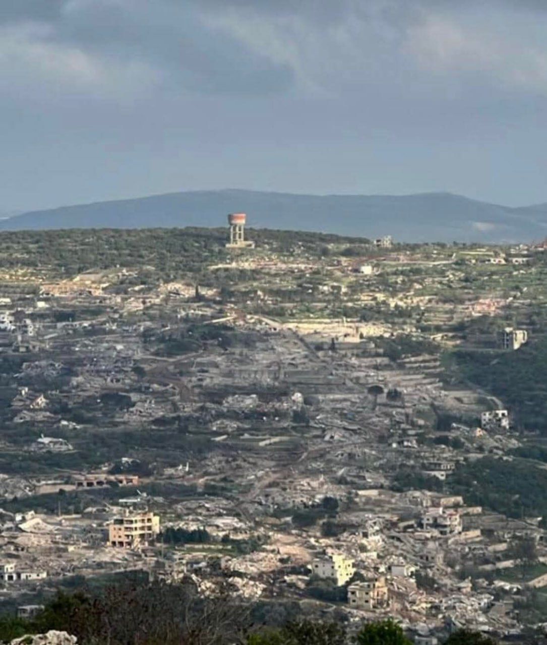 ارتش اسرائیل حملاتی را علیه زیرساخت‌های حزب‌الله در دره بقاع و جنوب لبنان آغاز کرد