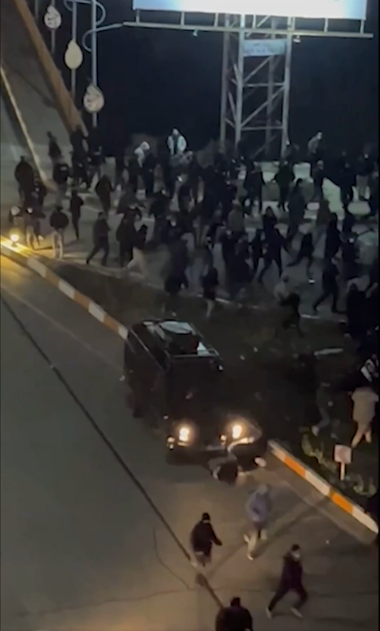 کانادا در واکنش به زیر گرفتن معترضان با خودرو زرهی، جمهوری اسلامی را به‌شدت محکوم کرد 