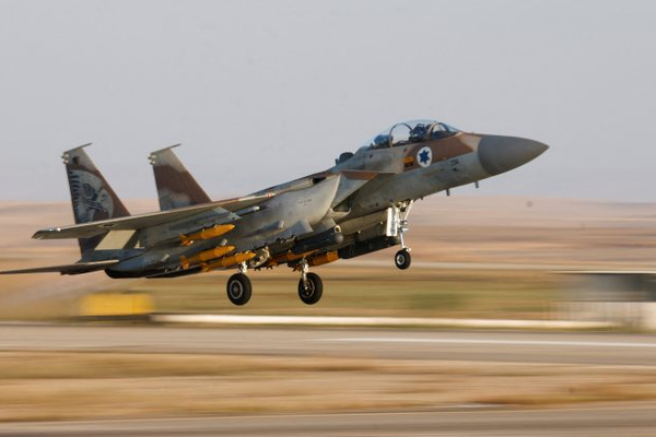 "نيويورك تايمز": إيران تحشد قواتها استعدادًا لهجوم إسرائيل الانتقامي المحتمل