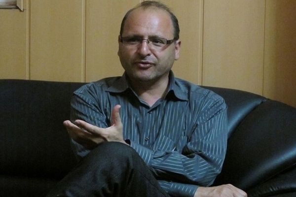 وسط نفي رسمي.. برلماني إيراني معترفًا بتوريد الصواريخ إلى روسيا: "ما وراء الأسود لون"