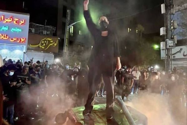 "دير شبيغل": الاتحاد الأوروبي يدرس توسيع عقوبات حقوق الإنسان ضد النظام الإيراني