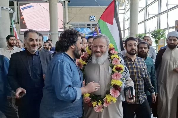 بعد الإفراج عنه في السعودية.. المتشددون يستقبلون قاسميان في طهران