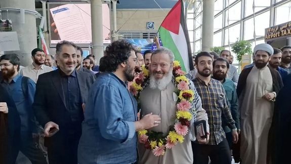 بعد الإفراج عنه في السعودية.. المتشددون يستقبلون قاسميان في طهران