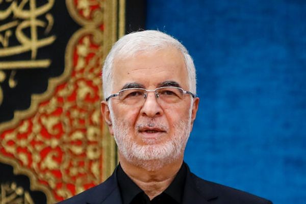 وزير الداخلية الإيراني: على الأفغان العودة إلى بلادهم وإعمارها