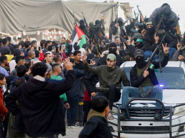 گزارش وای‌نت: اعضای حماس آیفون ۱۷ را در غزه ۱۱ هزار دلار می‌خرند تا ثروتشان را به رخ بکشند