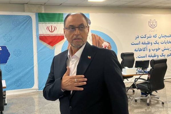 الأكثر قربًا من "خامنئي".. وحيد حقانيان يعلن ترشحه للانتخابات الرئاسية في إيران