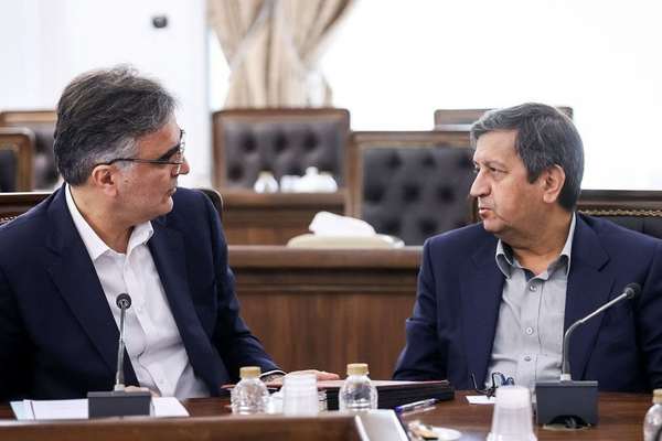 Iran replaces central bank chief as currency crisis deepens