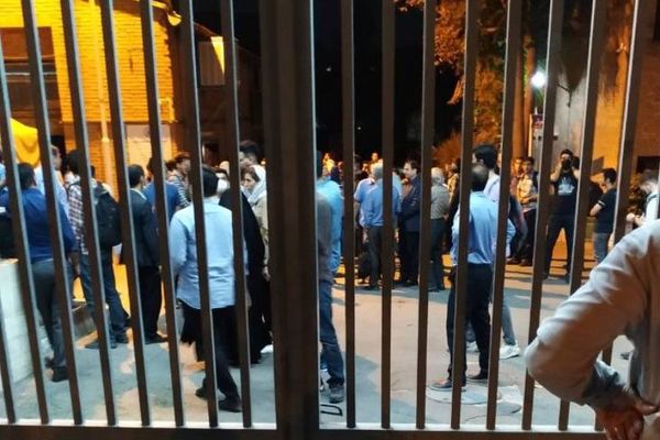 بعد اقتحامها وقمع طلابها.. جامعة "شريف" في طهران تدعو إلى تنظيم تجمع احتجاجي السبت المقبل