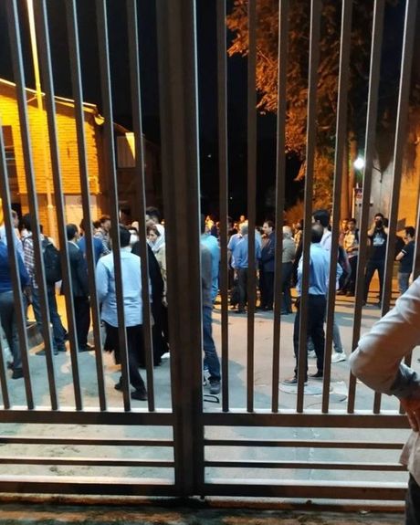 بعد اقتحامها وقمع طلابها.. جامعة "شريف" في طهران تدعو إلى تنظيم تجمع احتجاجي السبت المقبل