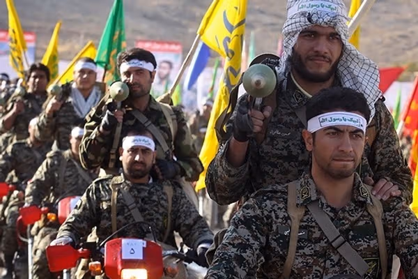 نایبرییس مجلس: تنها راه نجات کشور بسیجی عمل کردن است