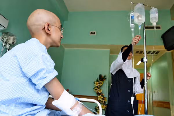 Iran cancer patients sell household goods to pay for treatment