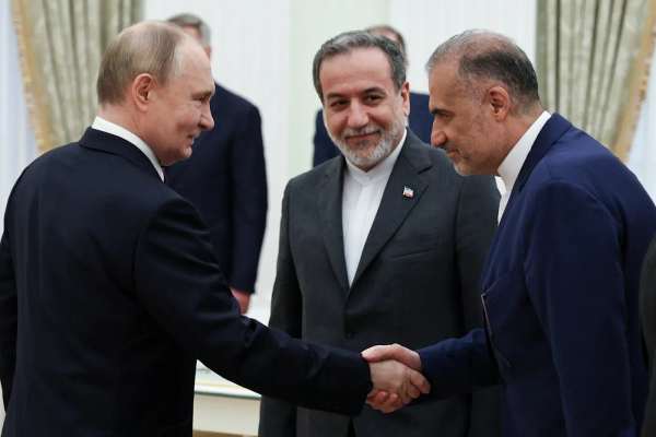 Iran agrees €500 mln arms deal with Russia to rebuild air defenses - FT
