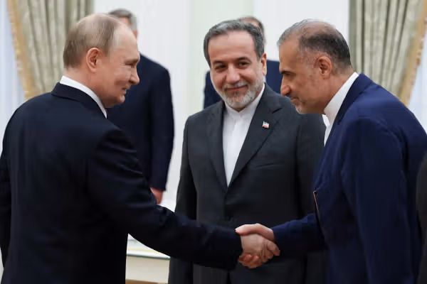 Iran agrees €500 mln arms deal with Russia to rebuild air defenses - FT