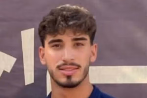 علی ایازی، فوتبالیست ۱۹ ساله تیم سپاهان، در اصفهان بهدست جمهوری اسلامی کشته شد