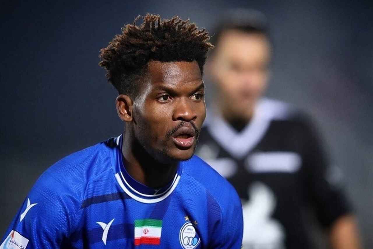 عذرخواهی اندونگ به دلیل تاخیر در بازگشت به تهران و غیبت در تمرینات استقلال