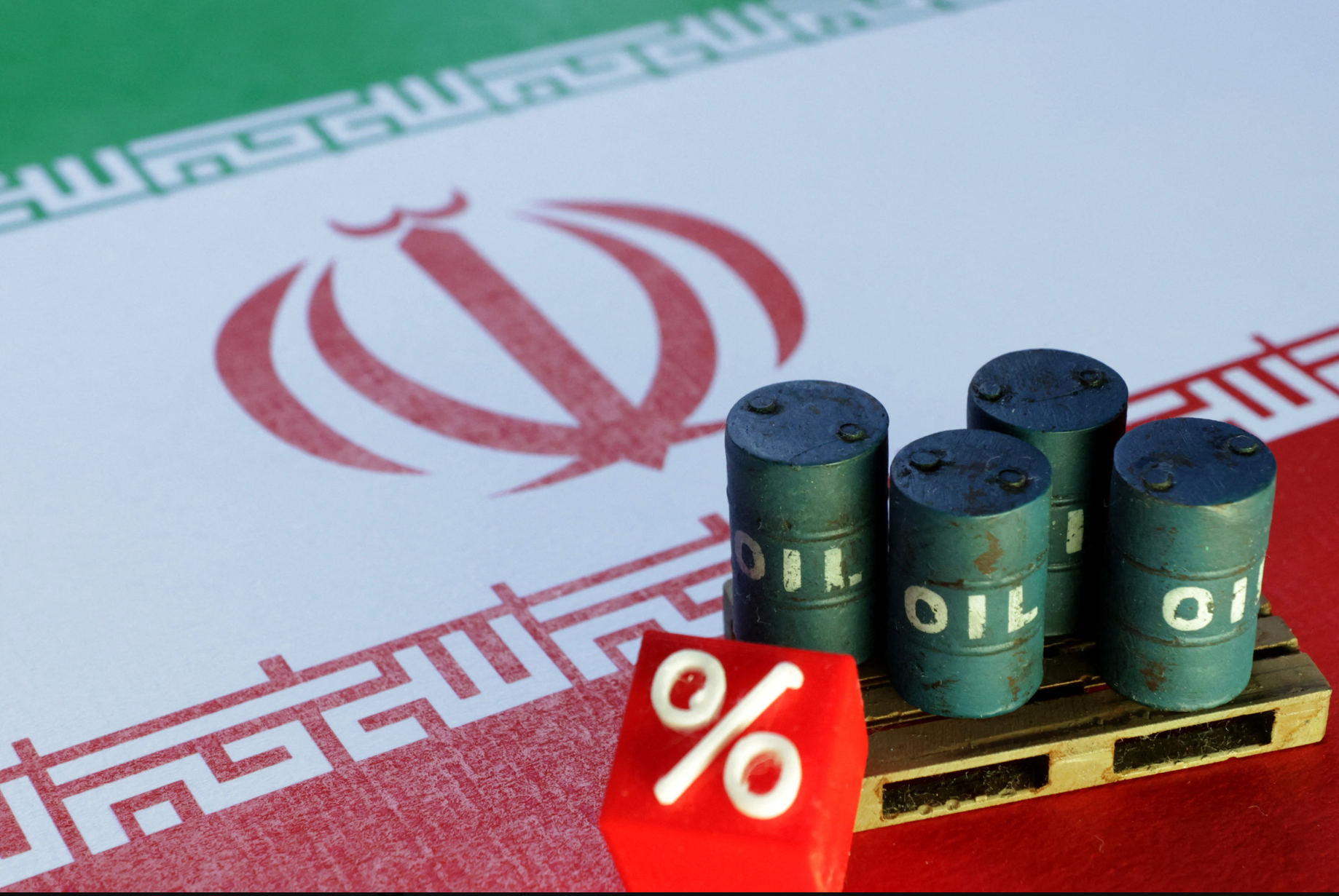 یک نماینده مجلس: دولت دیگر پولی برای واردات بنزین ندارد