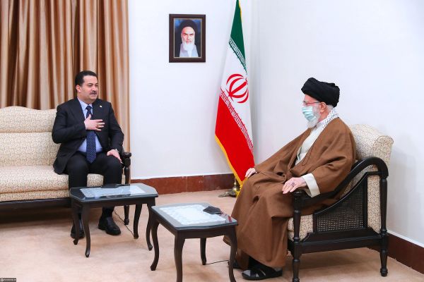 "رويترز": رئيس وزراء العراق يكلف "مكافحة الإرهاب" بوقف تهريب ملايين الدولارات إلى إيران