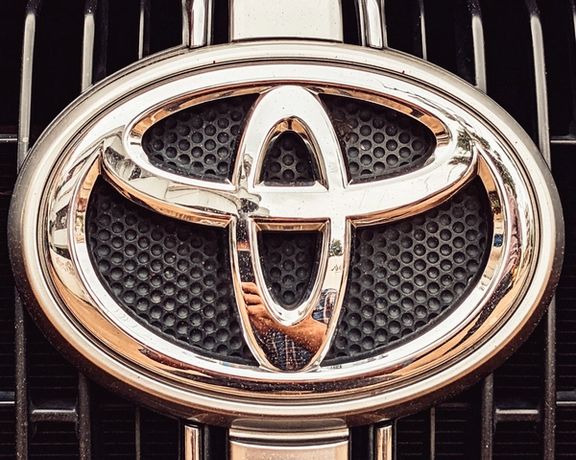 فعالیت در ۱۲ کارخانه تویوتا در ژاپن به دلیل نقص فنی متوقف شد