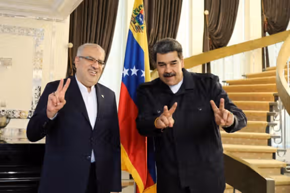Iran's oil minister Javad Owji with Maduro in Tehran, June 13, 2022