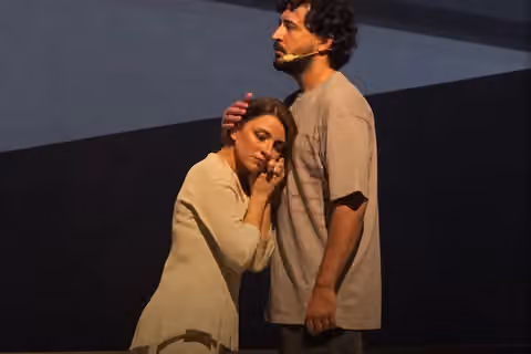 Prosecutors target Tehran play over scene between male and female actors
