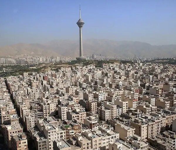 رغم قرار تحديد الزيادة بنسبة 25%.. ارتفاع غير مسبوق في أسعار السكن بطهران