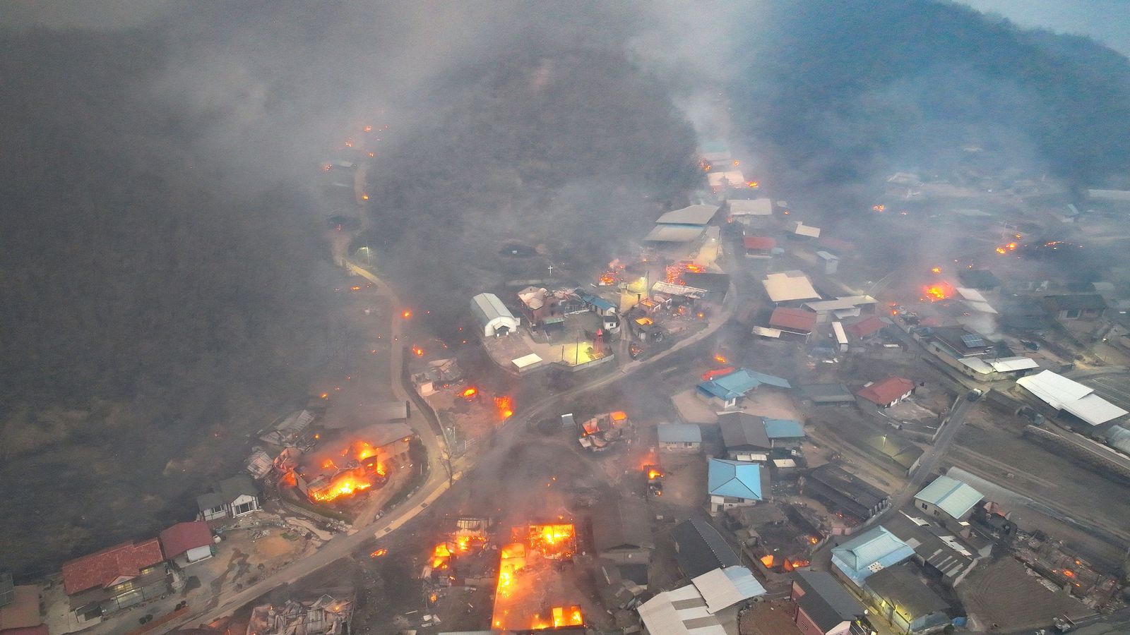 گسترش آتش‌سوزی جنگل‌های کره جنوبی و کشته شدن ۲۷ نفر 
