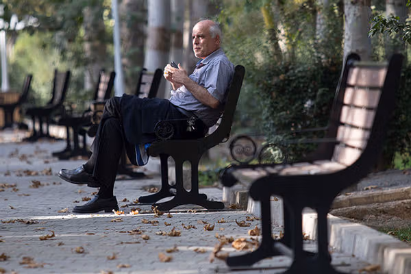 سلامت زیر تیغ تورم و ناکارآمدی بیمهها؛ بازنشستگان درمان خود را به تعویق میاندازند