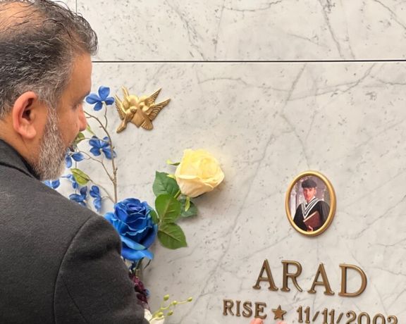 آغاز راهپیمایی پدر یکی از قربانیان پرواز اوکراینی: دادخواهان ایران را فراموش نمیکنیم