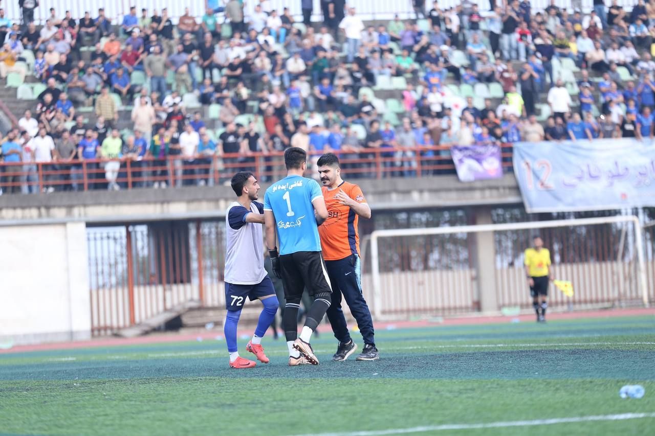 جنجال تازه در گیلان؛ کتک‌کاری لیدر با دروازه‌بان داماش، وسط بازی با نساجی