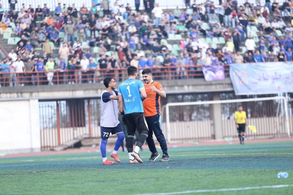 جنجال تازه در گیلان؛ کتککاری لیدر با دروازهبان داماش، وسط بازی با نساجی