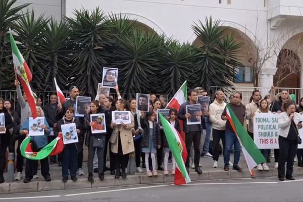 تزامنًا مع ذكرى ثورة 1979.. احتجاجات للإيرانيين ضد النظام في مختلف دول العالم